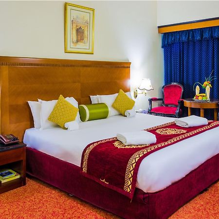 Ramee Guestline Hotel Дубай Екстер'єр фото