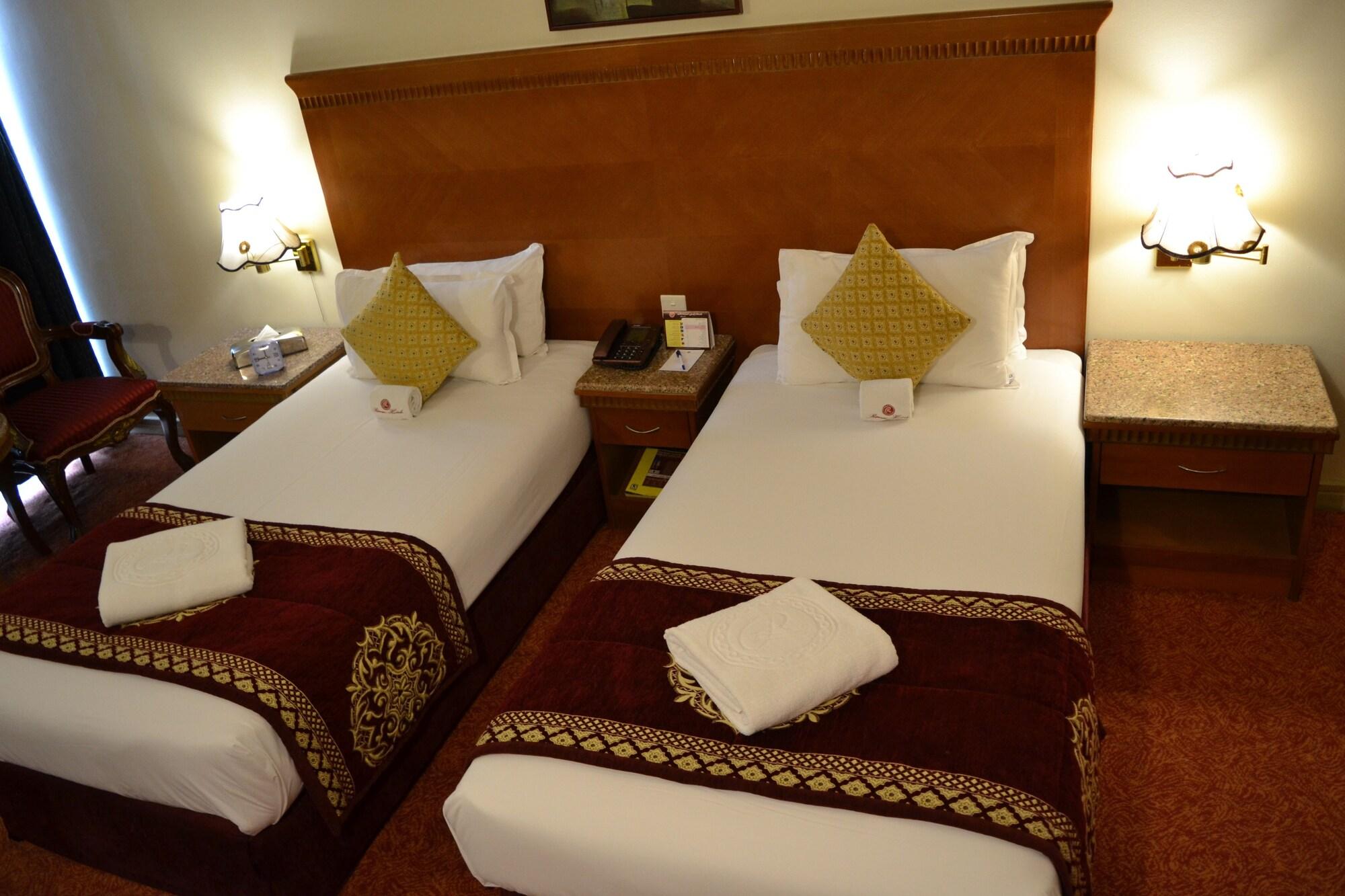 Ramee Guestline Hotel Дубай Екстер'єр фото