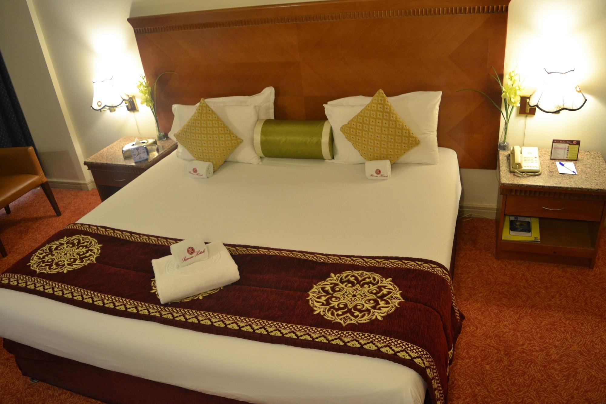 Ramee Guestline Hotel Дубай Екстер'єр фото