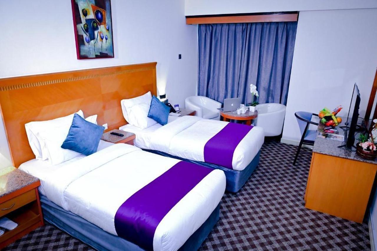 Ramee Guestline Hotel Дубай Екстер'єр фото