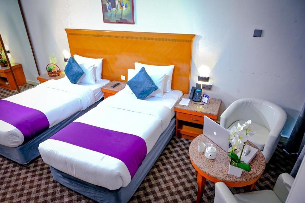 Ramee Guestline Hotel Дубай Екстер'єр фото
