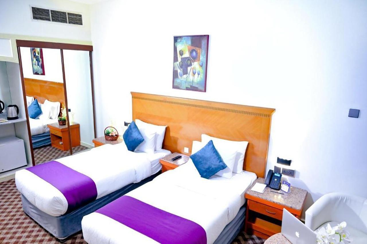 Ramee Guestline Hotel Дубай Екстер'єр фото