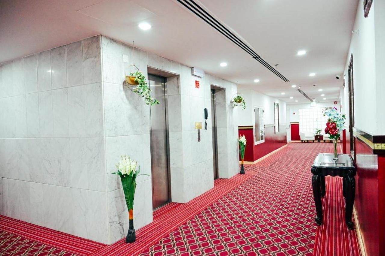 Ramee Guestline Hotel Дубай Екстер'єр фото