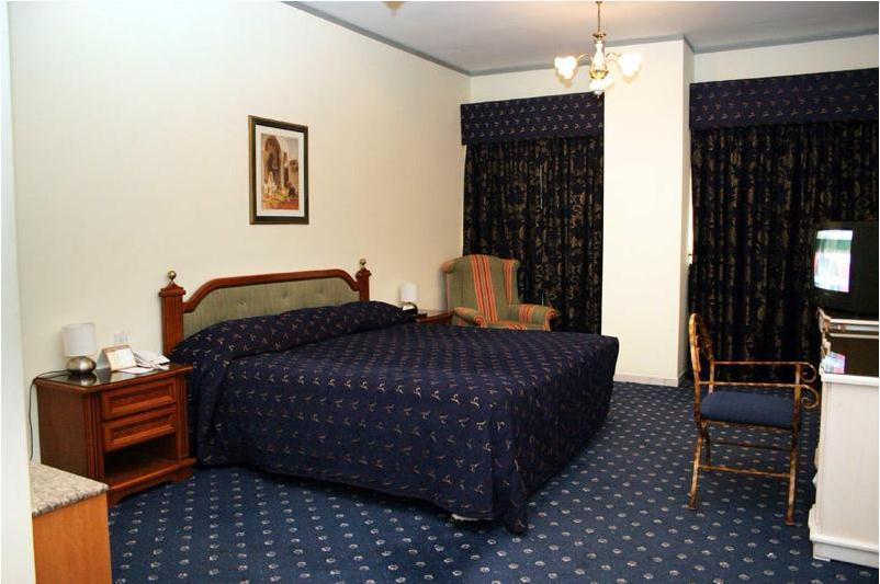 Ramee Guestline Hotel Дубай Екстер'єр фото