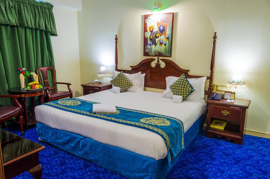 Ramee Guestline Hotel Дубай Екстер'єр фото